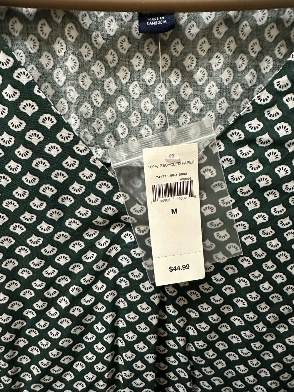 GAP green neck